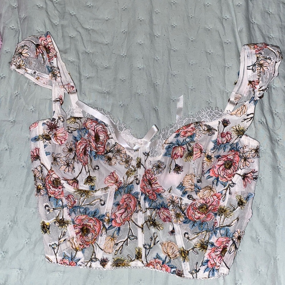 Victoria’s Secret top